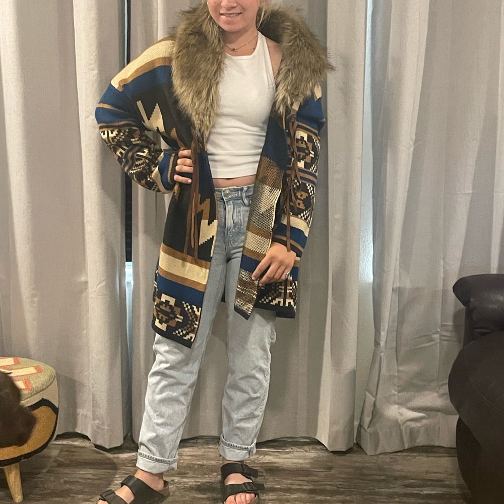 Cowgirl sweater with fur collar